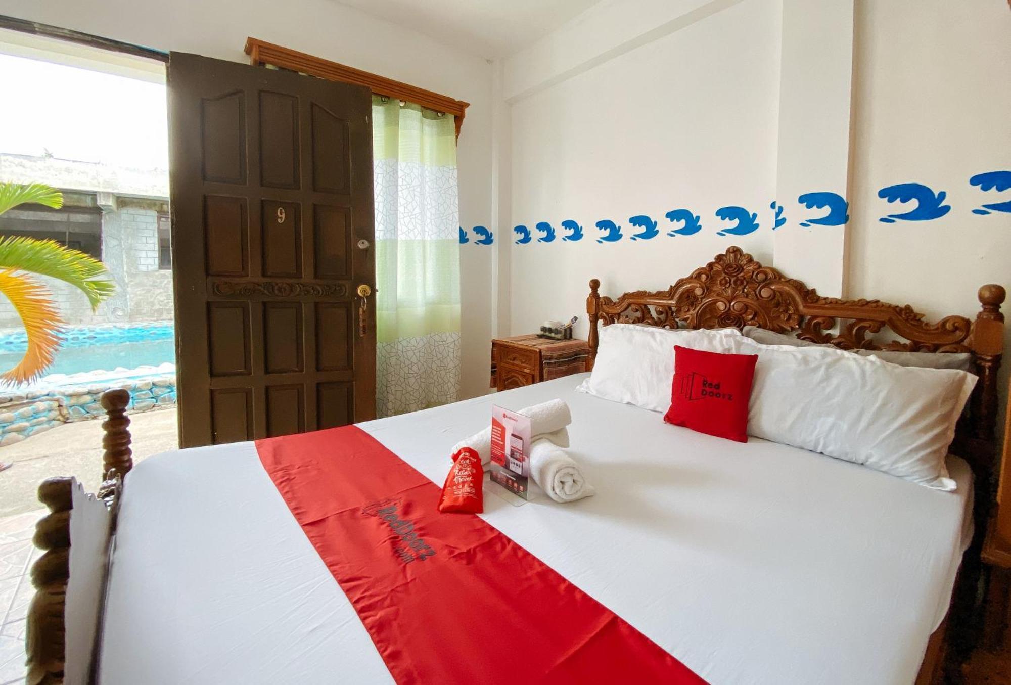 White Castle Beach Resort Iba Zambales Botolan Екстериор снимка