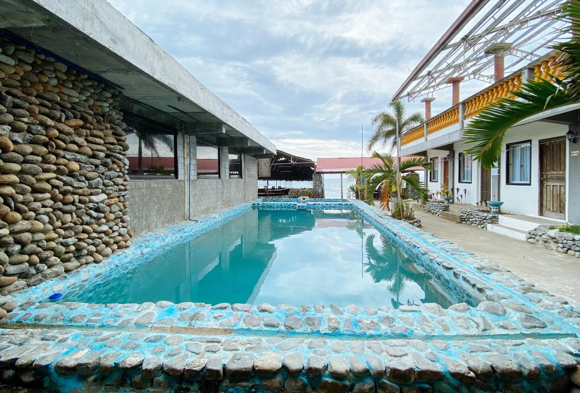 White Castle Beach Resort Iba Zambales Botolan Екстериор снимка
