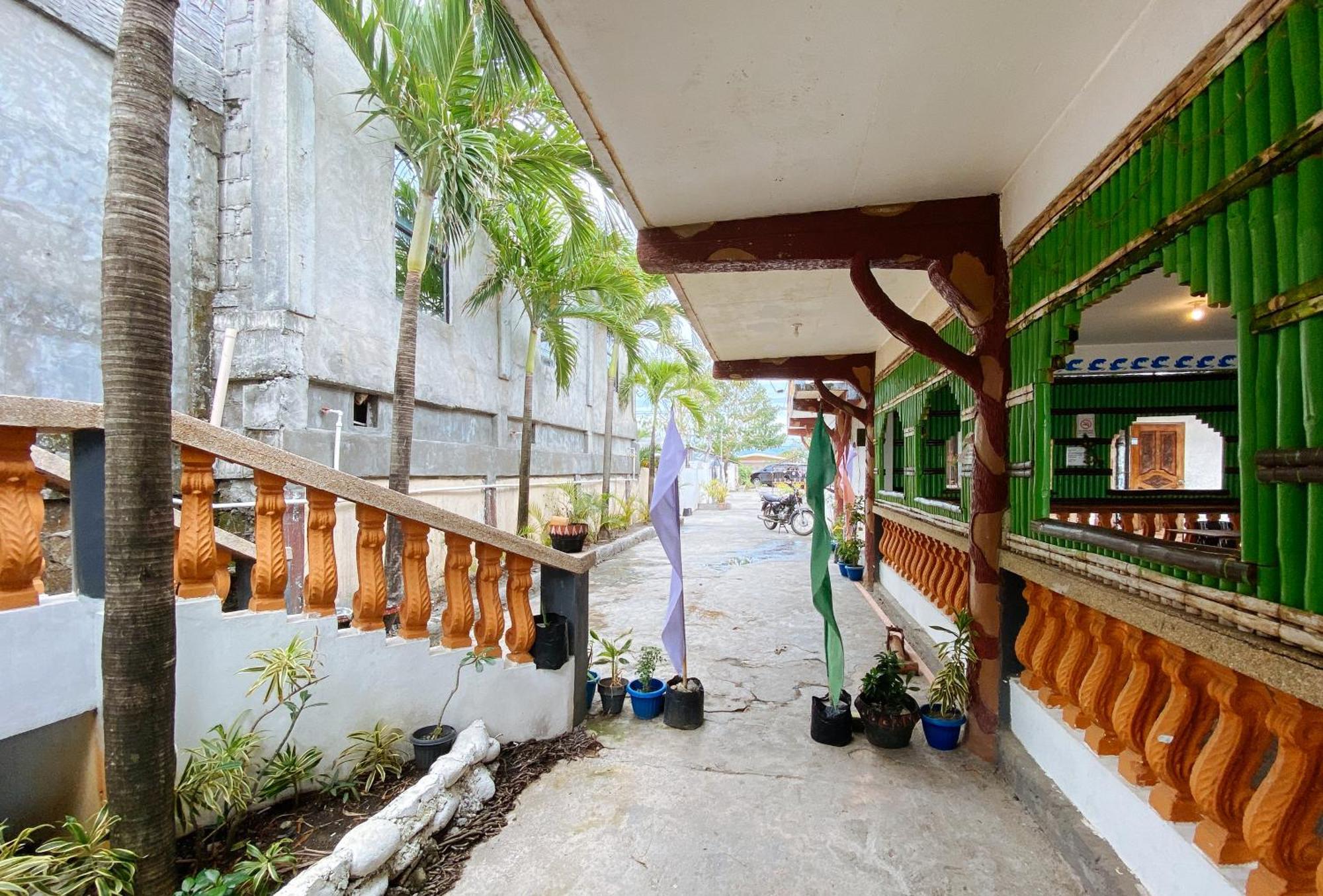 White Castle Beach Resort Iba Zambales Botolan Екстериор снимка